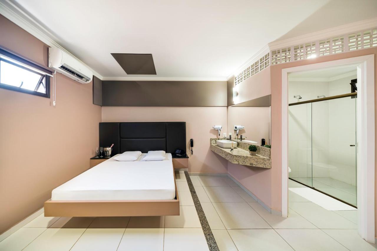 Savanas Motel 蓬塔格罗萨 外观 照片